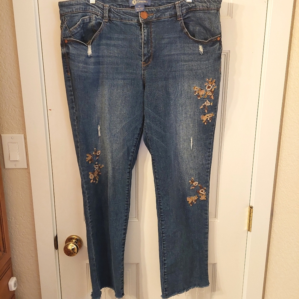 🌷Democracy embroidered ankle jeans
